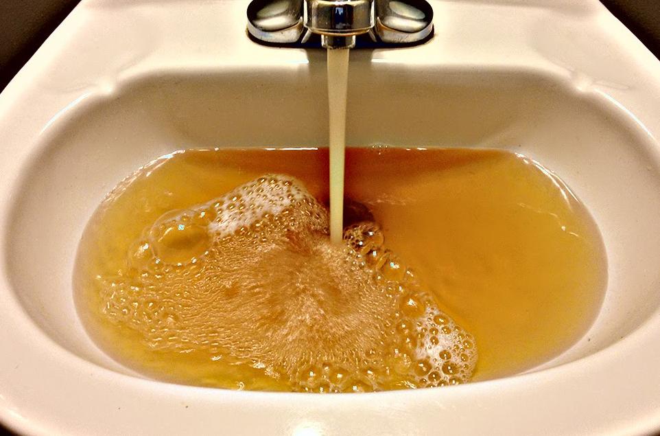 Желтая вода из скважины