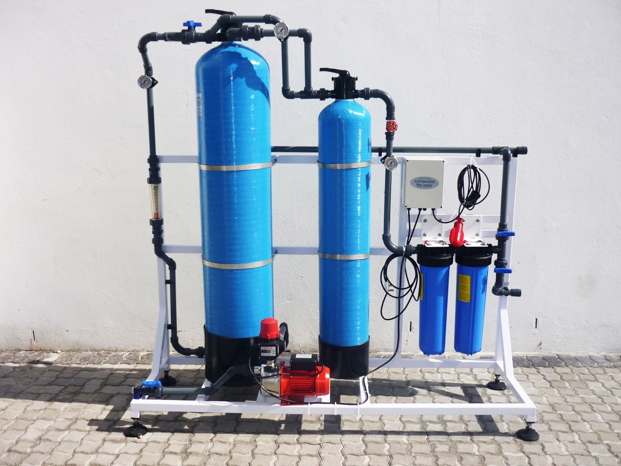 Специальная очистка воды. Система очистки обезжелезивания воды. Система обезжелезивания воды для скважины. Умягчители воды безреагентные: SOFTNOR 1500. Обезжелезивание воды водоподготовка.